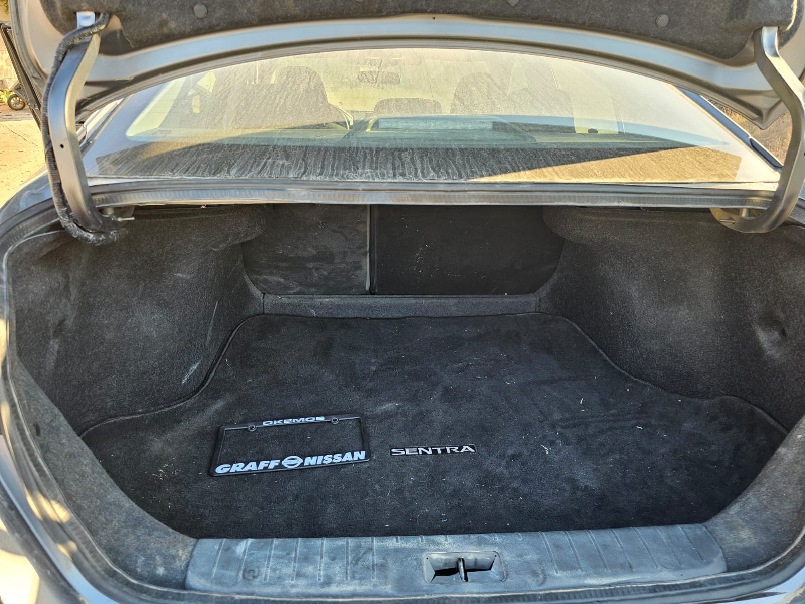 
								Nissan Sentra full									