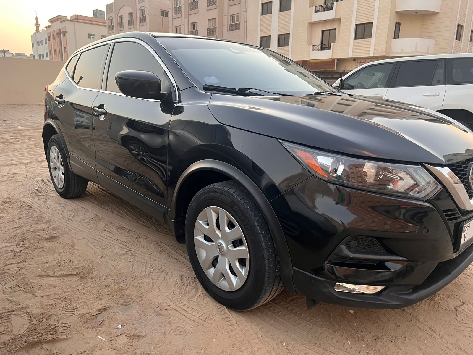 
								Nissan Rogue Sport 2020 ( xtrail) full									