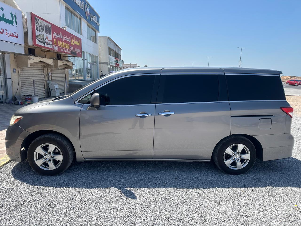 
								NISSAN Quest full									