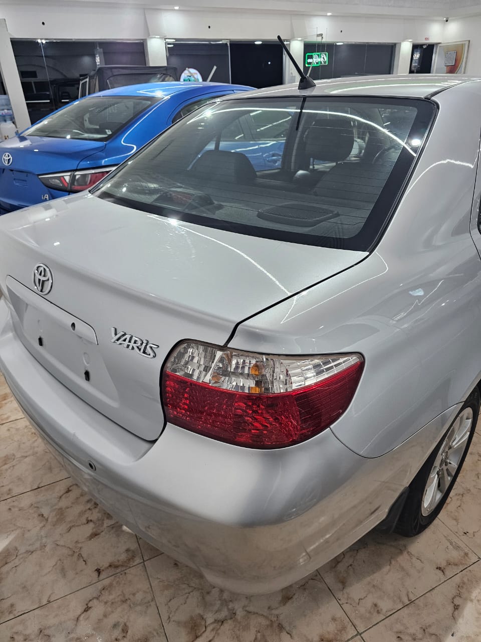 
								Toyota Yaris 2010 full									