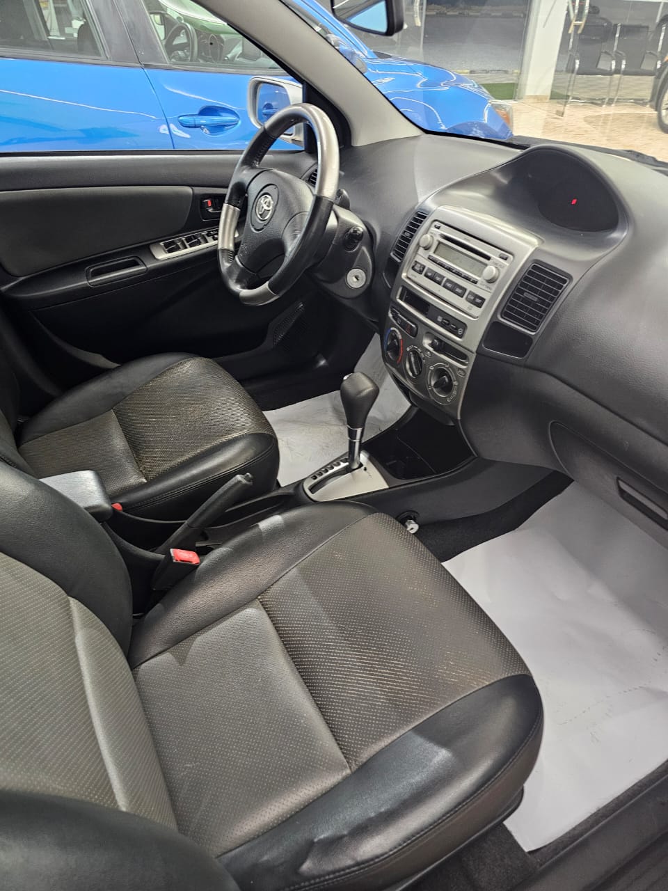 
								Toyota Yaris 2010 full									