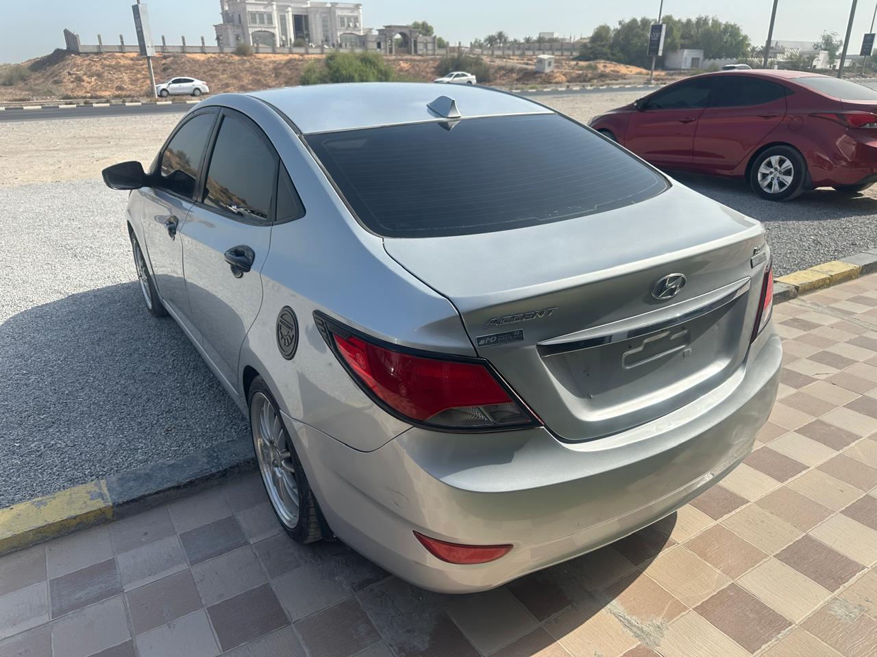 
								Hyundai Accent 2016 full									