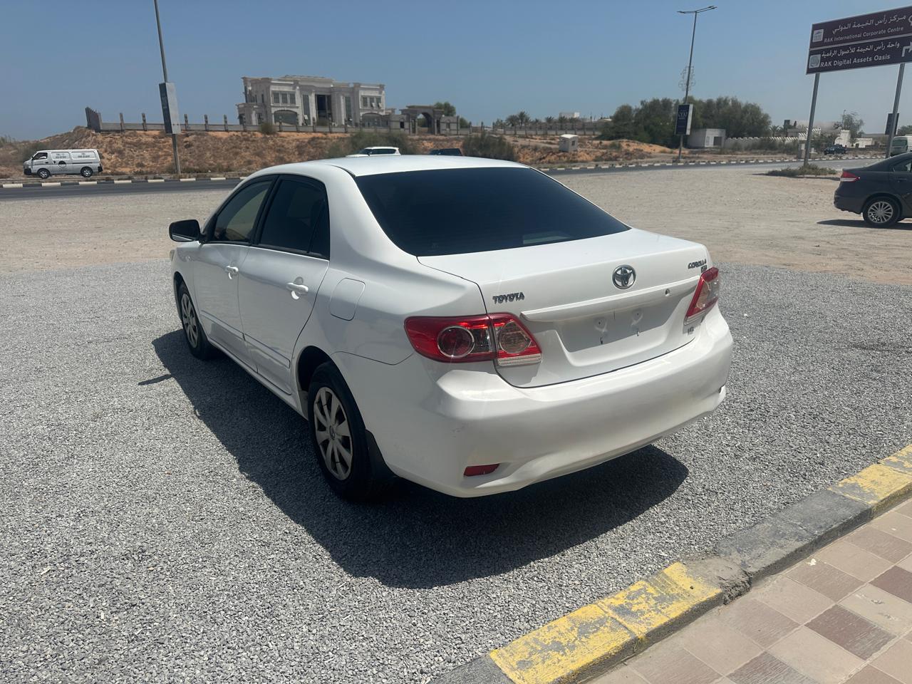 
								Toyota Corolla full									