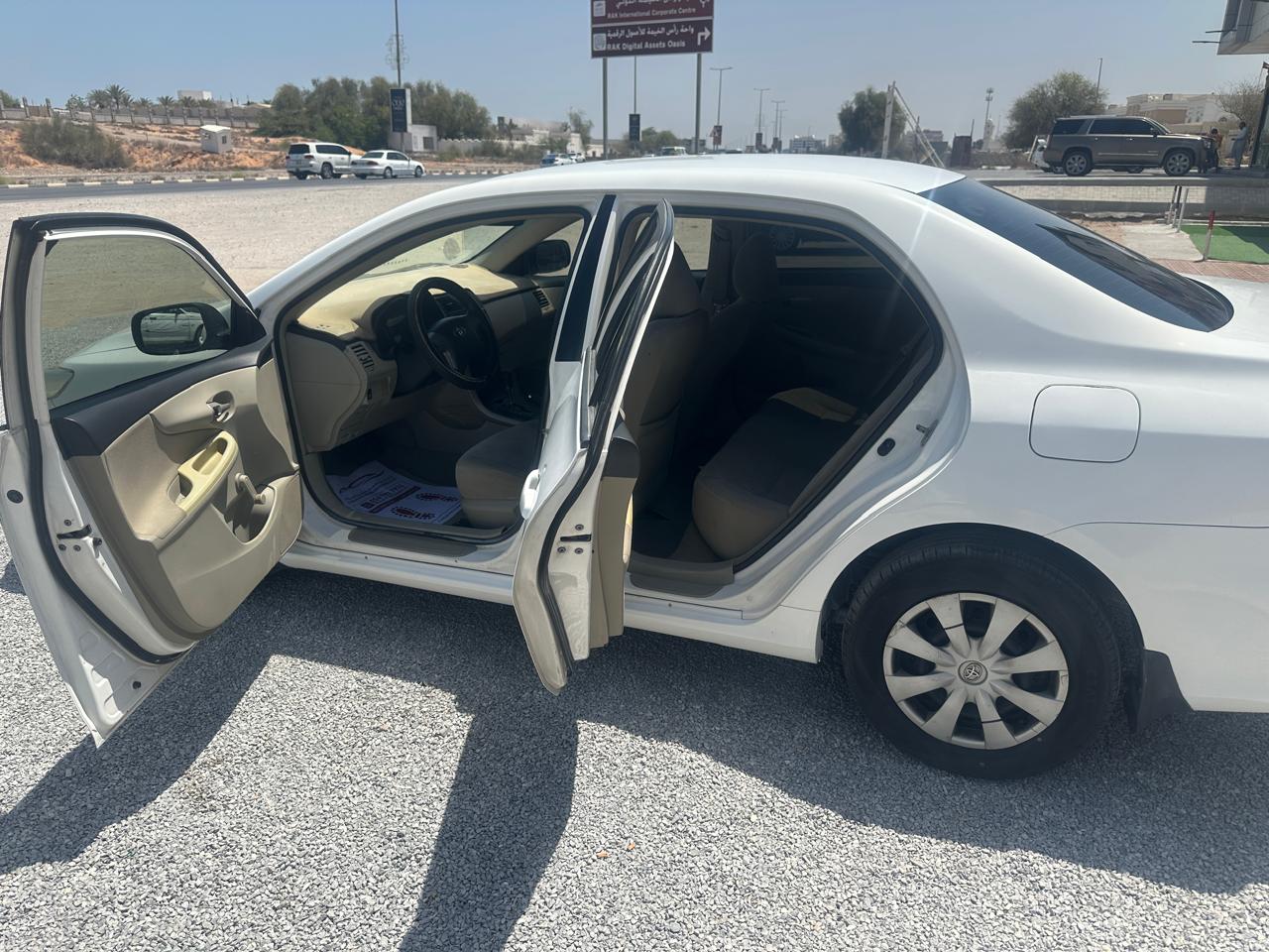 
								Toyota Corolla full									