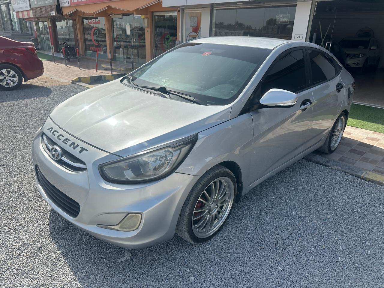 
								Hyundai Accent 2016 full									